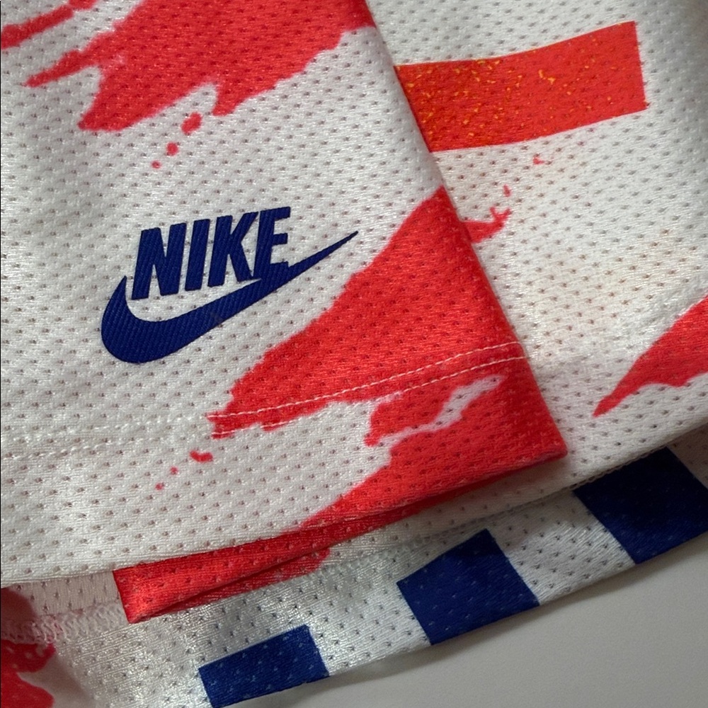 Nike Abstract Red and White Skirt - Picture 2 of 5